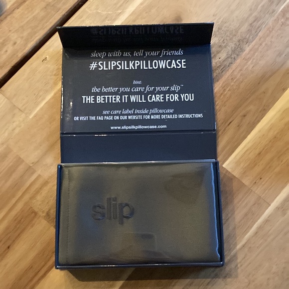 Slip Pure Silk Pillowcase - Picture 2 of 3